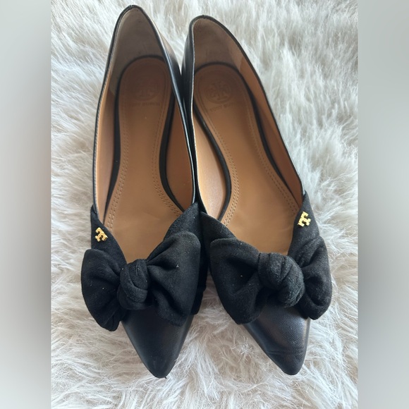 Tory Burch Shoes - Tory Burch Eleanor size 7 Black Flats with Bow Accent pointy toe suede